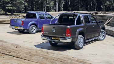 VW Amarok vs Pathfinder