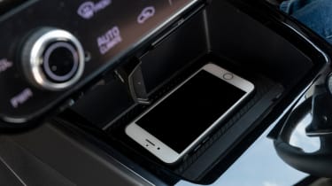 Kia Niro EV - wireless phone charger