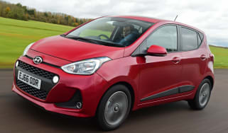 Hyundai i10 facelift 2017 - front tracking