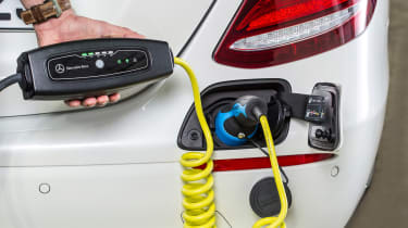 Mercedes E 350 e 2016 - plug socket