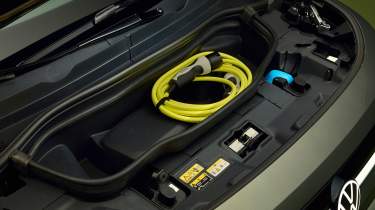 Volkswagen ID. Cross - cable storage