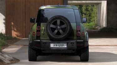 Land Rover Defender MY26 - full rear