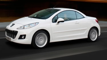Peugeot 207CC convertible front tracking