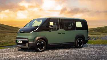 Kia PV5 - front static