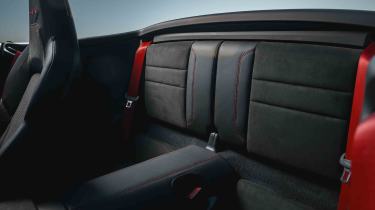 Porsche 911 Cabriolet - rear seats