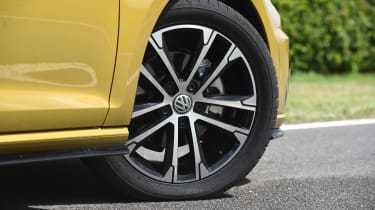 Volkswagen Golf - wheel