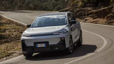 New Leapmotor B10 Hybrid EV - front cornering 