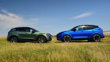 Nissan Qashqai and Kia Sportage - side shot 