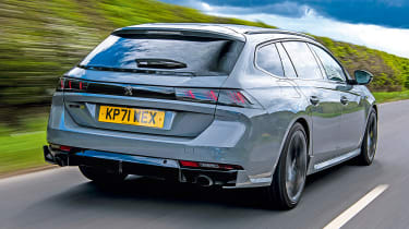Peugeot 508 SW Sport Engineered vs BMW 330e xDrive Touring - 508 rear tracking