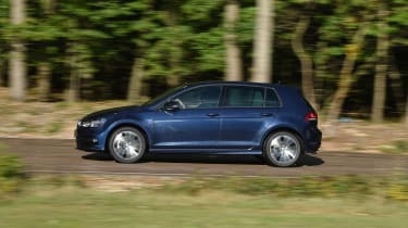 Volkswagen Golf R-Line 2016 - side tracking