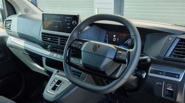 Peugeot E-Expert - interior 