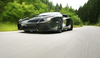 Lamborghini Aventador front tracking