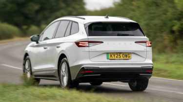 Skoda Enyaq - rear panning