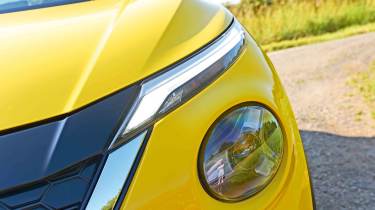 Nissan Juke - head light detail