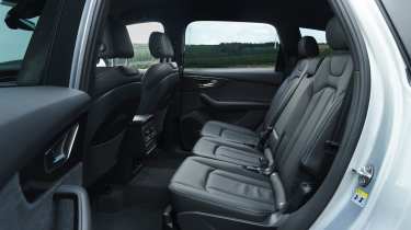 Audi Q7 - rear seats