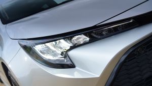 Toyota Corolla Touring - headlight