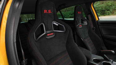 Renault Megane R.S. Trophy - front seats