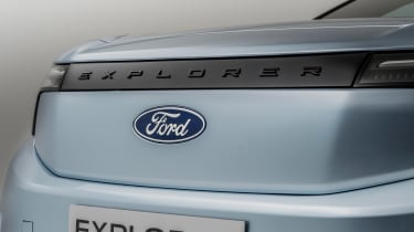 Ford Explorer - grille