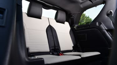 Land Rover Discovery Metropolitan Edition - back seats