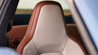 New Porsche 911 Land Down Under - headrest