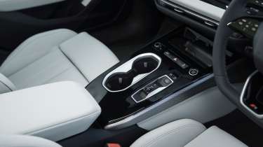 Audi A6 Avant Launch Edition - centre console