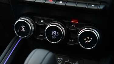 Renault Clio - climate controls
