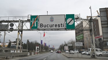 Dacia Jogger road-trip - road into Bucharest