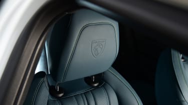 Peugeot 408 - driver&#039;s headrest