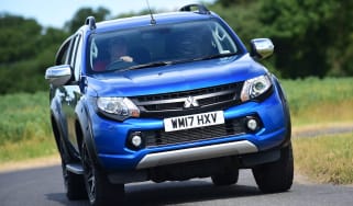 Mitsubishi L200 Barbarian SVP - front