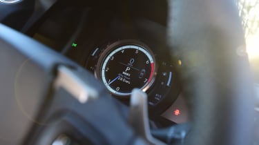 Lexus RC 200t - dials