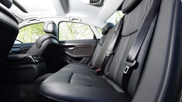 Audi A8 55 TFSI - rear seats