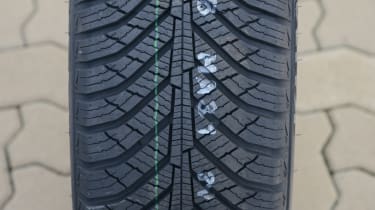 Best all-season tyre test - Kumho Solus HA31