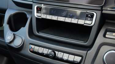 Peugeot E-Boxer - centre console 