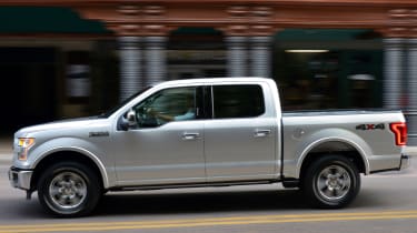 Ford F-150 panning
