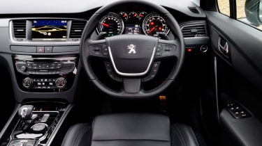 Peugeot 508 HYbrid4 interior