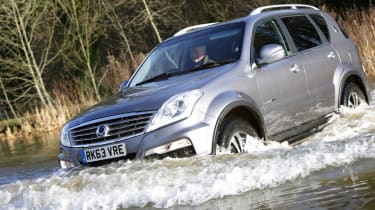 SsangYong Rexton W off-road