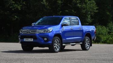 Toyota Hilux - front static