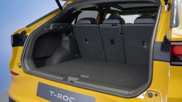 2025 Volkswagen T-Roc studio - boot