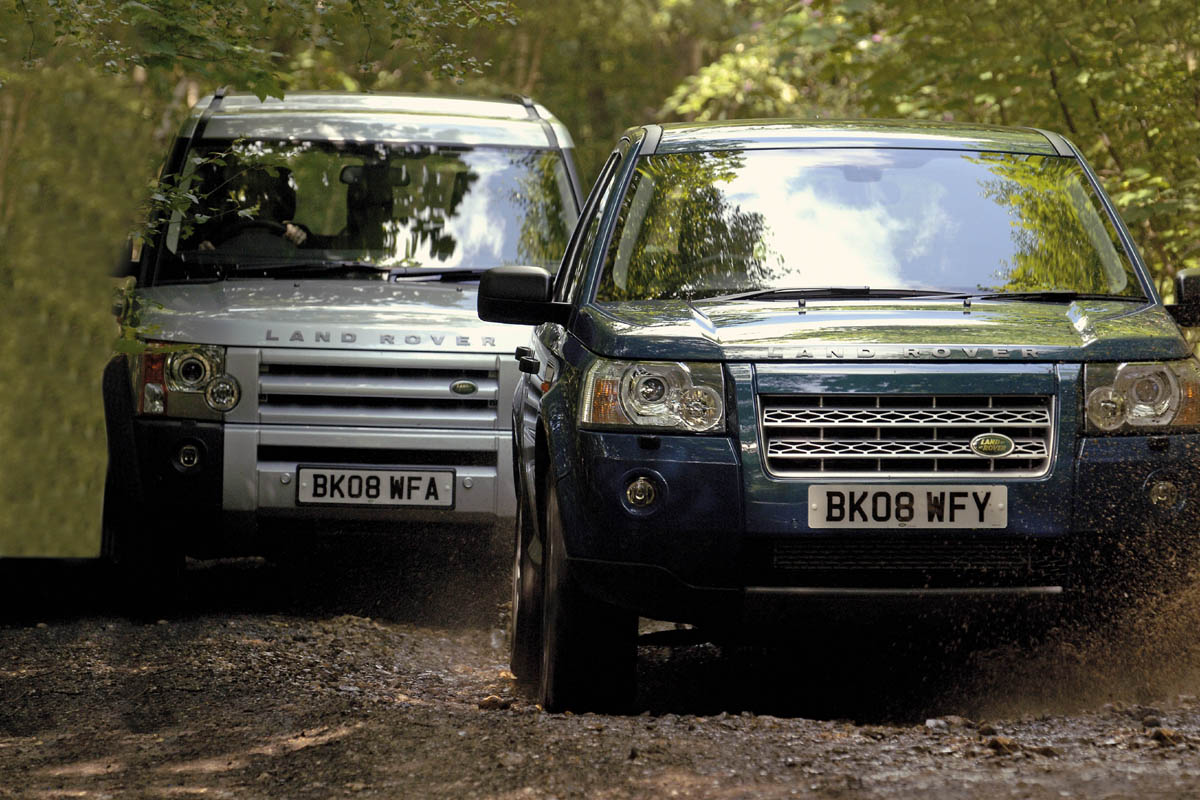 Land Rover Discovery 3 vs Land Rover Freelander 2 Auto