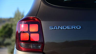 Dacia Sandero 2017 facelift rear lights