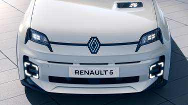 Renault 5 Roland Garros - front bonnet