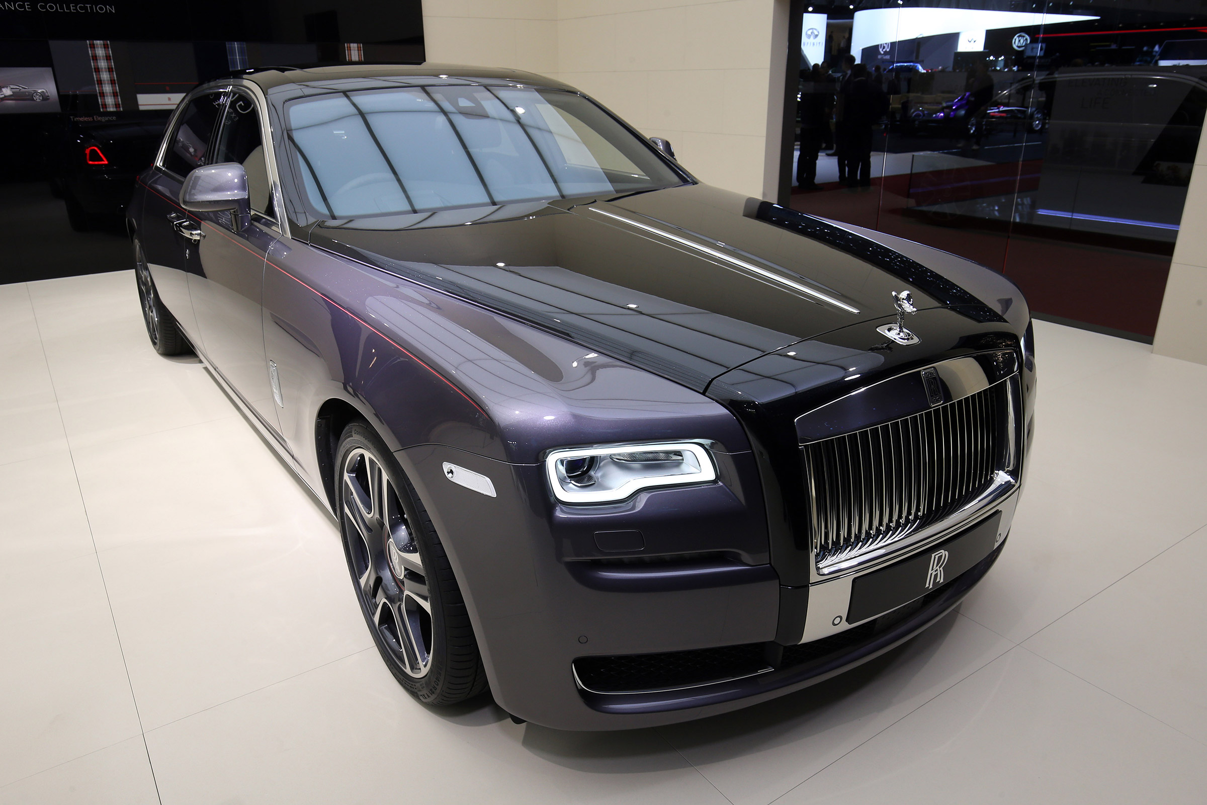 Rolls royce ghost описание