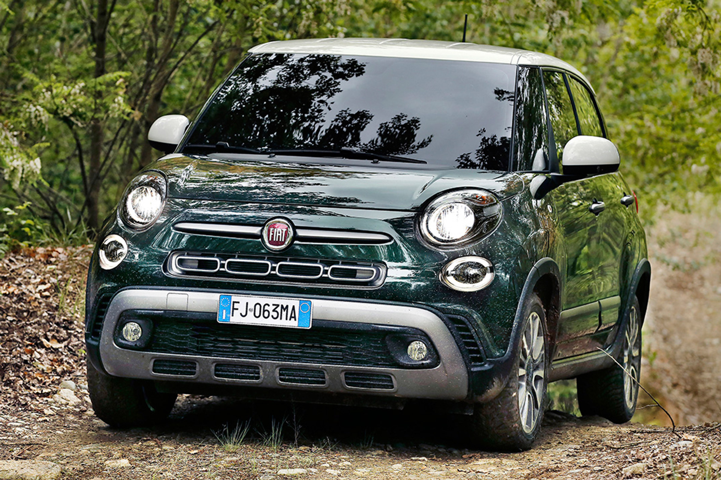 new-2017-fiat-500l-revealed-with-fresh-looks-and-new-tech-auto-express