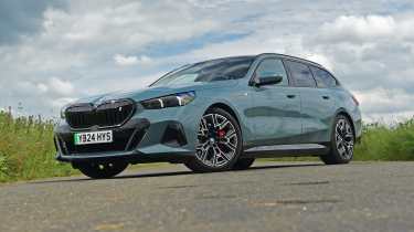 BMW i5 Touring - front static