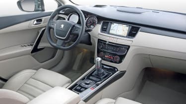Peugeot 508 SW interior