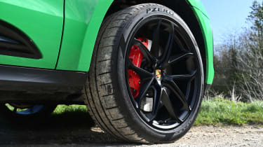 Porsche Macan - front offside wheel
