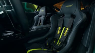 Aston Martin Vantage F1 Safety Car - seats