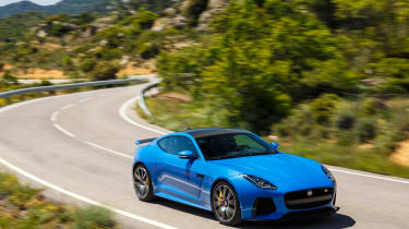Jaguar F-Type SVR - front panning