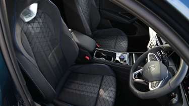 Volkswagen Tiguan - front seats