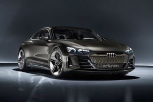 Audi e-tron GT concept - front static studio